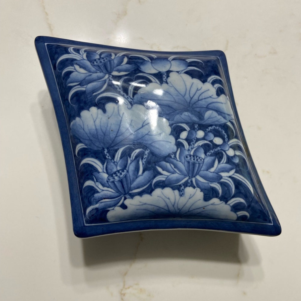 Blue & White Floral DIAMOND Ceramic Trinket Dish w/ Lid